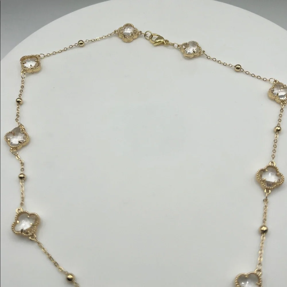 545. Elegant Gold and Silver Women's Necklace